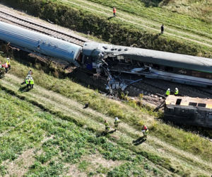 TYLKO U NAS! Wstrząsające zdjęcia z katastrofy kolejowej na Mazowszu. Z ciężarówki została miazga!