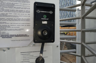 Alkomat na placu budowy staje się normą. Za nietrzeźwość w pracy grozi nawet zwolnienie