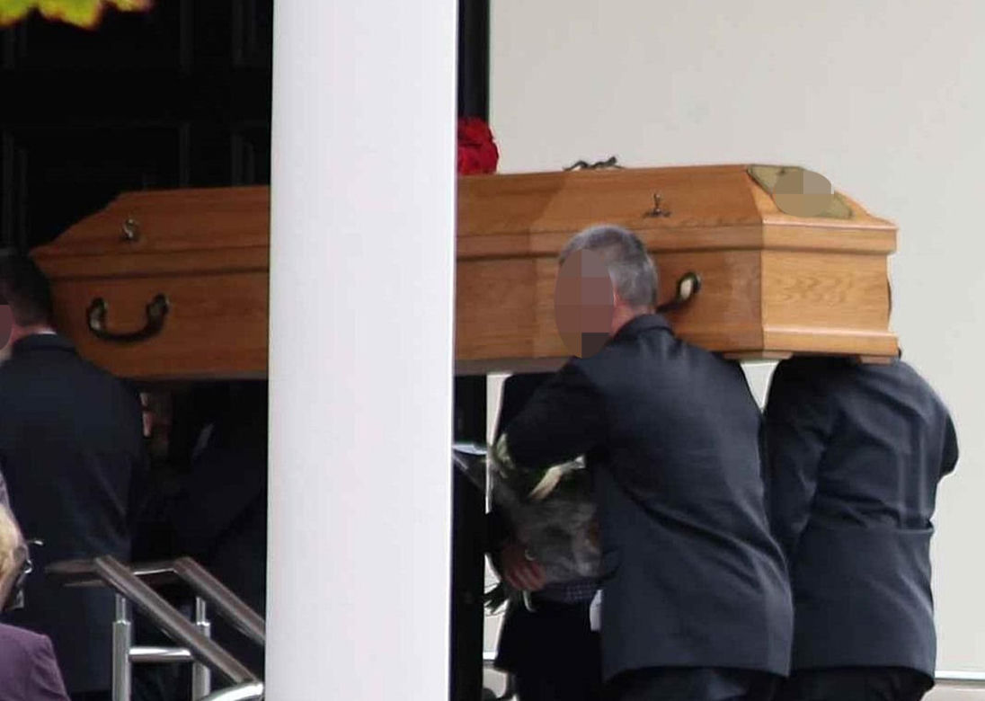 Tadeusz zginął próbując ratować Perełkę. Nocna podróż samochodem zakończona tragedią