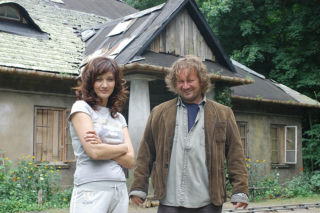 Ranczo. Kusy (Paweł Królikowski), Lucy (Ilona Ostrowska)