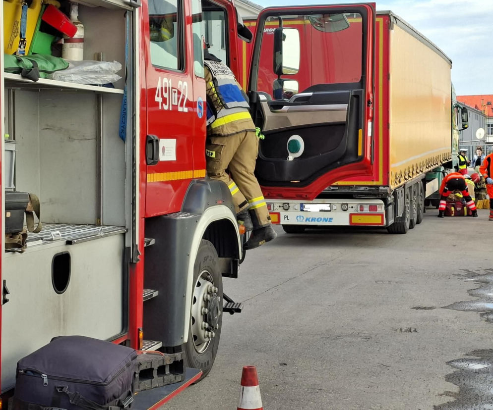 Ciężarówka najechała na kobietę. Poważny wypadek na terenie strefy ekonomicznej w Starachowicach
