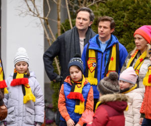 Barwy szczęścia, odc. 2083. Władek (Przemysław Stippa),ksiądz Tadeusz (Jakub Mróz), Ewunia (Gabriela Ziembicka), Jola (Małgorzata Potocka), Aleks (Hubert Wiatrowski)