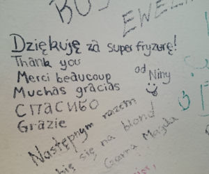 Takie wyznania zostawiają na ścianach klientki salonu!
