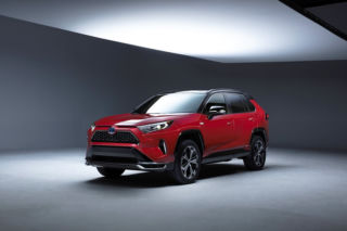 Toyota RAV4 Plug-in. Nadjeżdża najmocniejsza RAV4 w historii