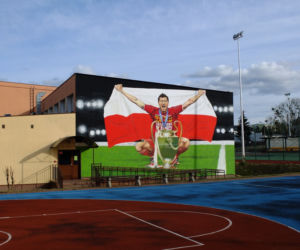 Mural przedstawiający Roberta Lewandowskiego