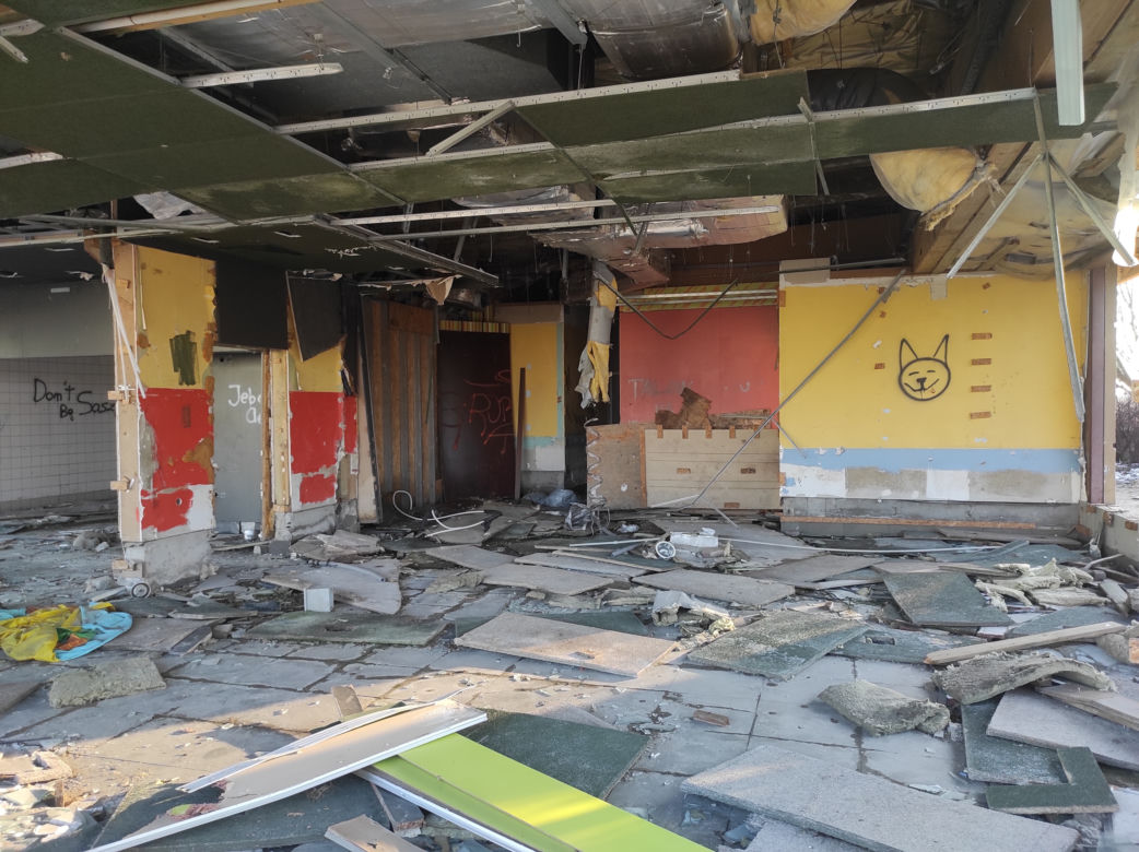 McDonald's jak z horroru w sercu Polski. Aż ciężko go rozpoznać! Co tam się stało?