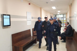 Podciął gardło koledze, bo pokłócili się o kobietę. W tle walka o dziecko