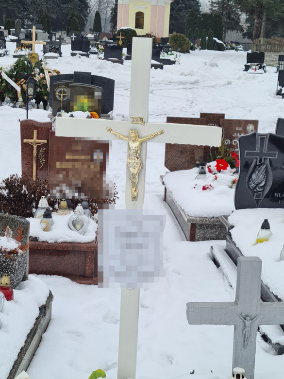 Grób Natalki tonie w zniczach. Miała zaledwie 17 lat, kiedy zamordował ją brat [ZDJĘCIA]
