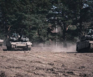 Ogień i precyzja na poligonie w Orzyszu. Intensywne szkolenie ogniowe na czołgach K2