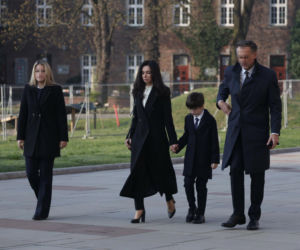 Marta Kaczyńska z rodziną w Krakowie podczas Obchodów 16. rocznicy katastrofy smoleńskiej