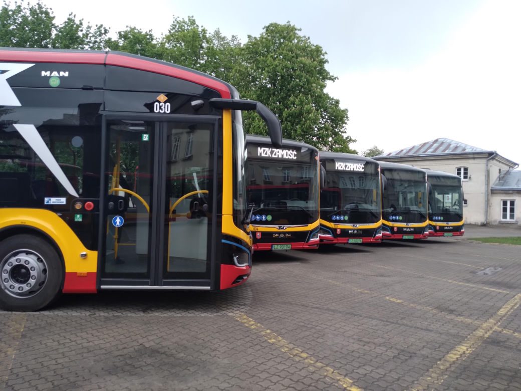 Przekazanie nowych autobusów