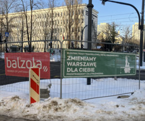 Tramwaj wzdłuż ul. Rakowieckiej w Warszawie w styczniu 2026