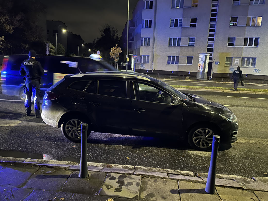 Nocny pościg ulicami Warszawy. Ranny policjant, w akcji pies tropiący
