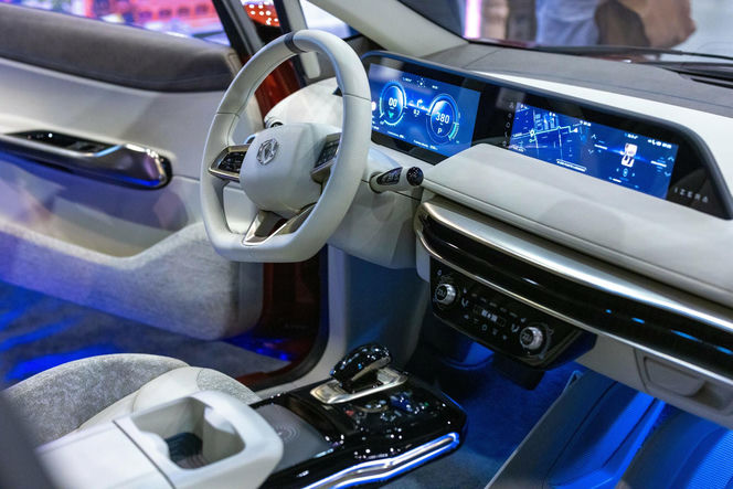 Samochód elektryczny Izera miał być produkowany w Jaworznie