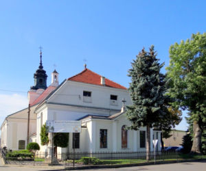 To jedno z najstarszych miast w woj. łódzkim. Było osadą słowiańską, a później siedzibą biskupów