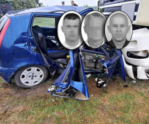 Zginęli w potwornej kraksie 300 metrów od domu. Nowe fakty w sprawie śmierci ojca i dwóch synów