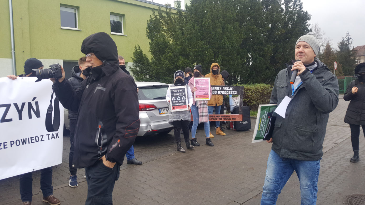 Akcja "Stop Smog" na bydgoskim Miedzyniu [ZDJĘCIA]