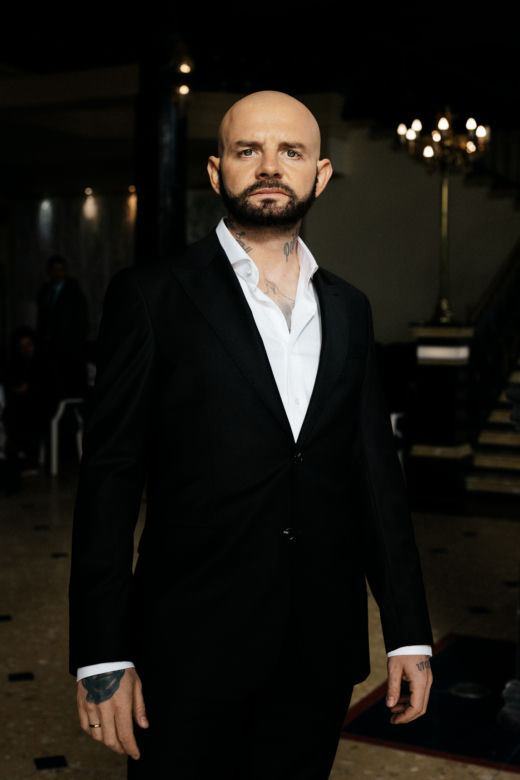 Jak Patryk Vega znalazł się w Księdze Rekordów Guinessa? Premiera filmu o reżyserze "Niewidzialna Wojna" już 30 września!