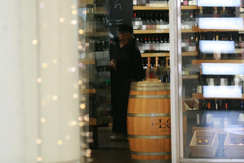 Katarzyna Figura ukrywa się w alkoholowym