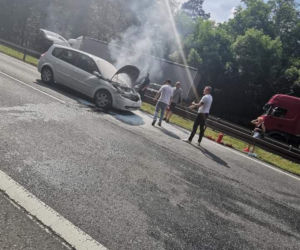 Katowice: Dramat kobiety, której auto stanęło w płomieniach. Znieczulica! 
