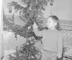 Tak ubierano choinki w PRL-u. Te archiwalne zdjęcia to prawdziwe perełki!