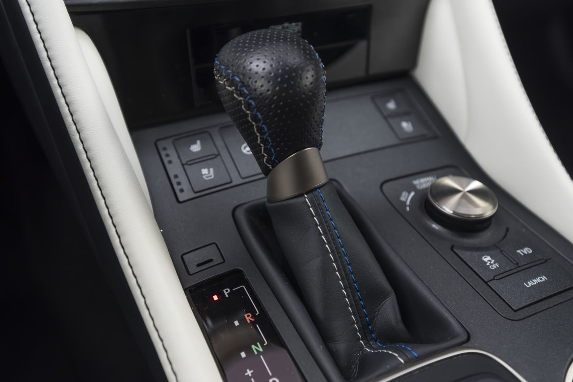 Lexus RC F Carbon 5.0 V8 464 KM 
