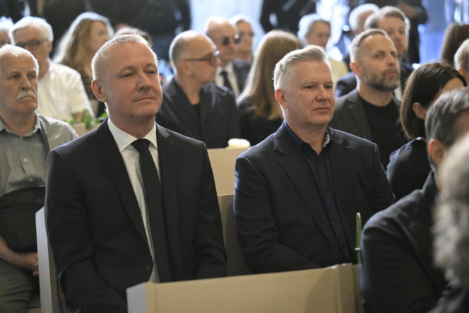 Politycy i dziennikarze na pogrzebie Andrzeja Morozowskiego