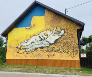 Kolorowe domy inspirowane twórczością Vincenta van Gogha zamieniły wieś liczącą zaledwie stu mieszkańców w prawdziwą atrakcję turystyczną