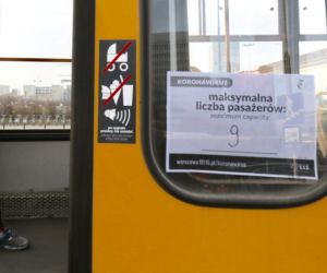 Koronawirus. Informacje na autobusach 