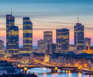 Koniec snu o Warszawie? W stolicy płacą coraz gorzej!