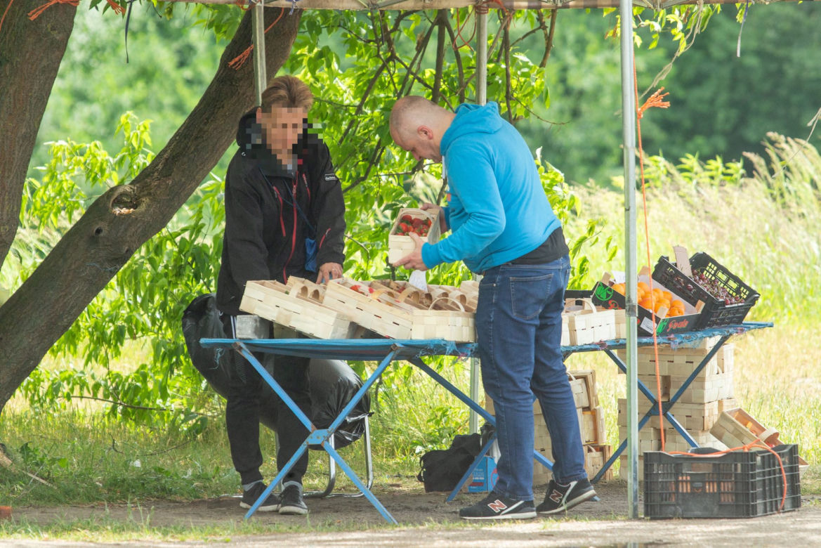 Paweł Kowal. Zabrał żonę na wino w szuwary