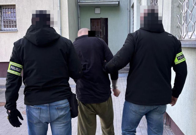 Bił, kopał i rzucał swoją partnerką o podłogę. 23-latek odpowie za usiłowanie zabójstwa