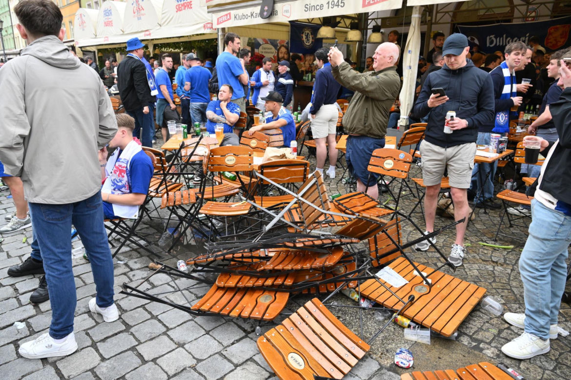 Kibice opanowali Wrocław. Tak wygląda stolica Dolnego Śląska w dniu finału Ligi Konferencji