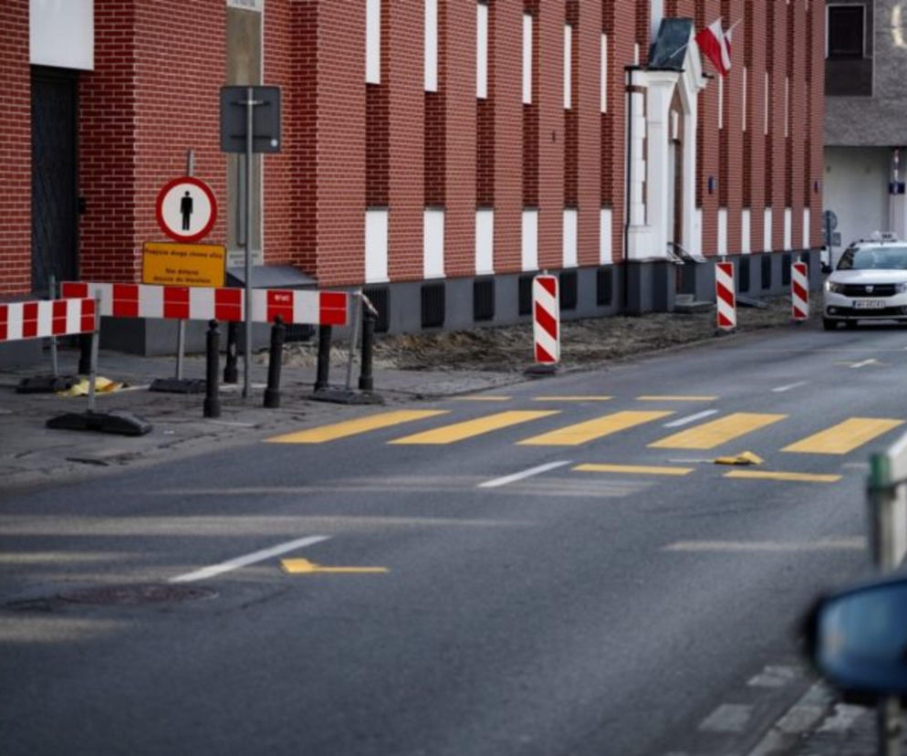 Ważna ulica na Woli zmienia się w jednokierunkową. Kierowców czekają objazdy i duże utrudnienia
