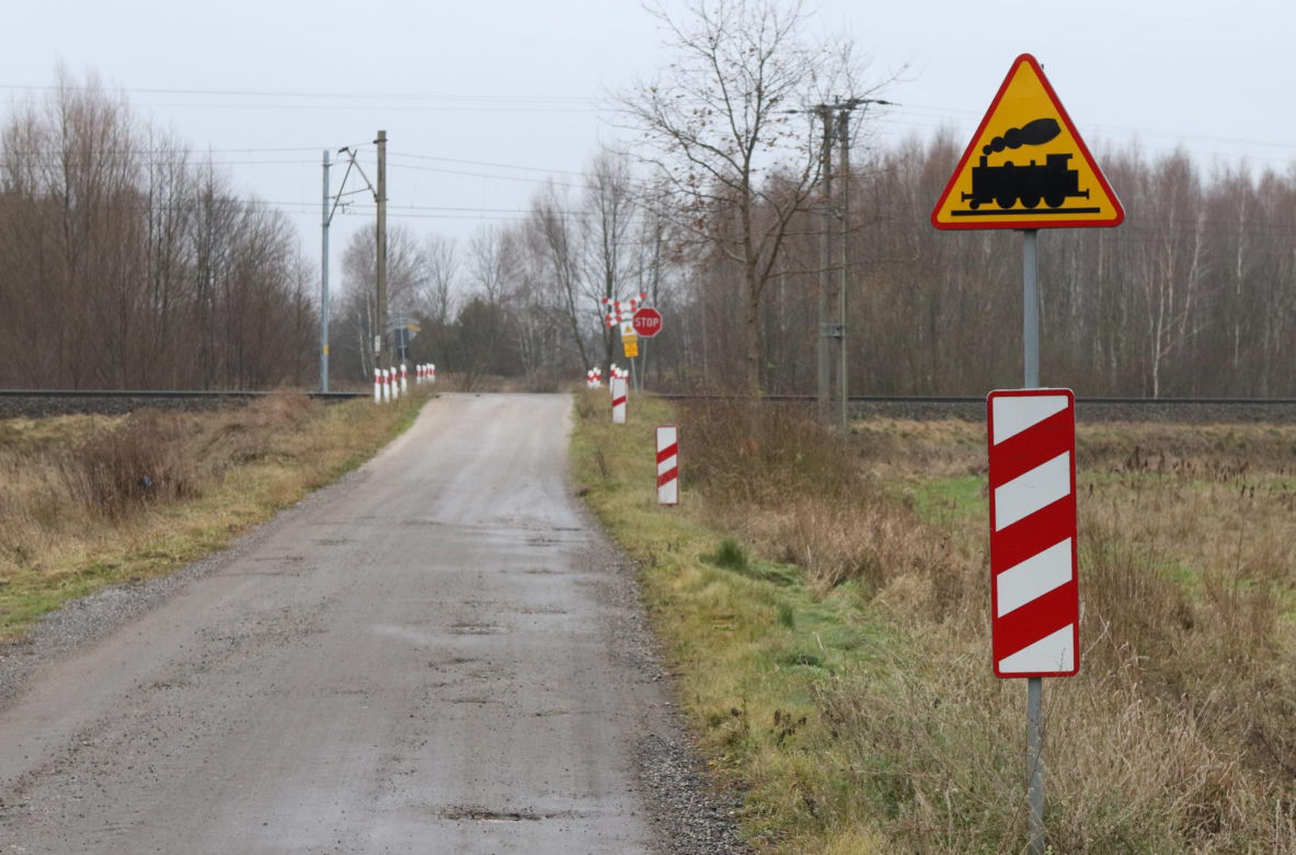 Makabryczny wypadek w Manach. Anielka i Jasio spoczęli w trumnie z mamusią. Minęły dwa lata od tej tragedii
