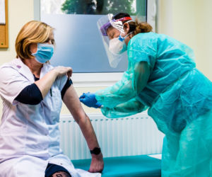 Pierwsze szczepienie przeciw COVID-19 w Gdańsku