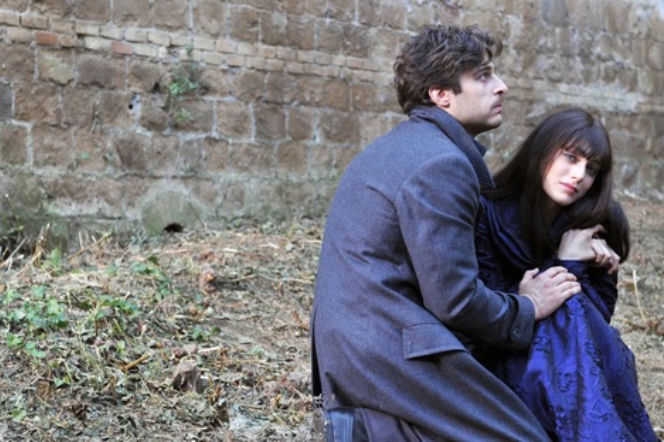 Dama w czarnym welonie. Clara (Miriam Leone), Guido (Lino Guanciale)