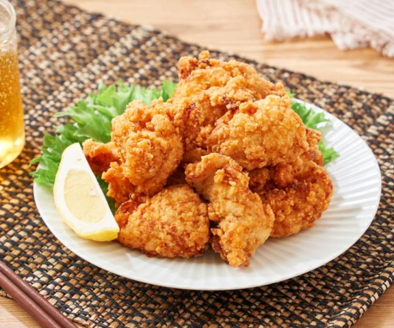 Najbardziej chrupiący kurczak, jakiego zjesz. Japońskie Karaage bije na głowę wszystkie nuggetsy!