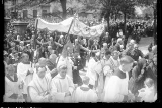 Boże Ciało przed wojną i po niej. Jak wyglądały wtedy uroczystości [ZDJĘCIA]