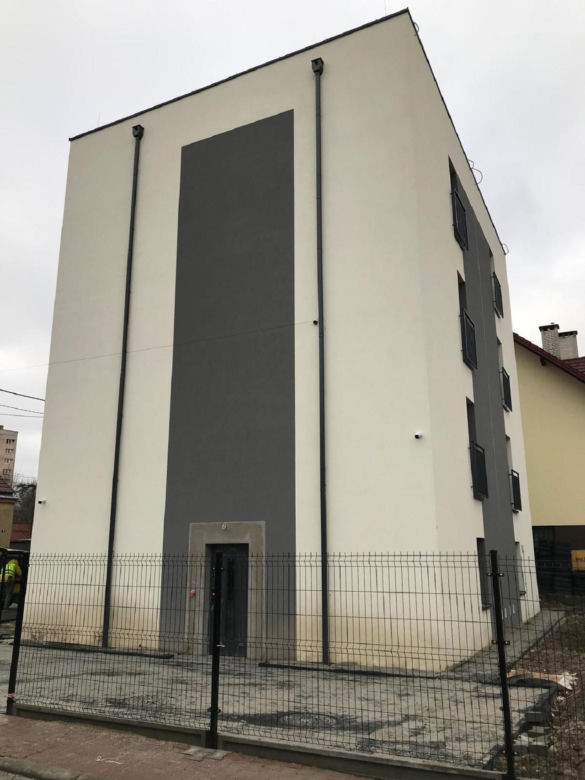 Blok z mikrokawalerkami przy ul. Rokitniańskiej w Krakowie 
