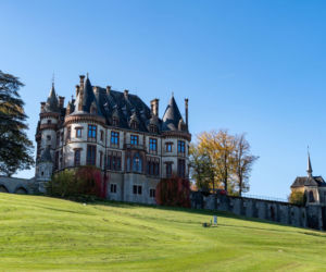 Co naprawdę dzieje się w zamku Zdrajców? Mamy zdjęcia zza kulis hitu TVN!