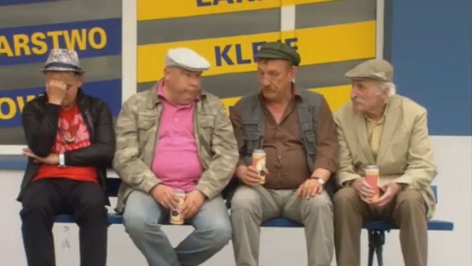 Ranczo 8 sezon odc. 94. Solejuk (Sylwester Maciejewski), Stach Japycz (Franciszek Pieczka), Hadziuk (Bogdan Kalus), Pietrek (Piotr Pręgowski)