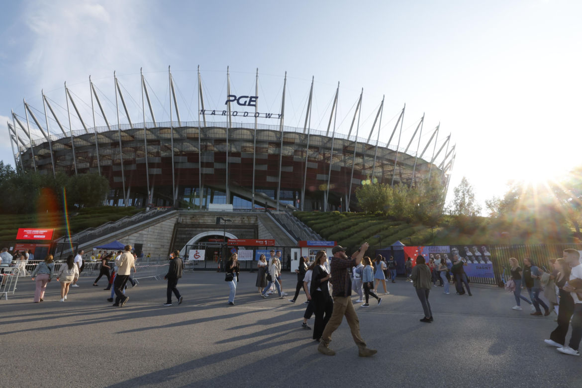 Koncert Justina Timberlake'a w Warszawie - fani pod PGE Narodowym
