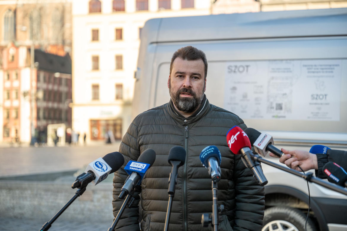 SZOT we Wrocławiu – przekaż ubrania lub znajdź im nowy dom!