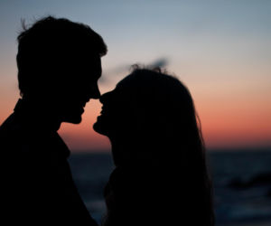 Media niszczą obraz relacji? Raport ujawnia zaskakujące dane