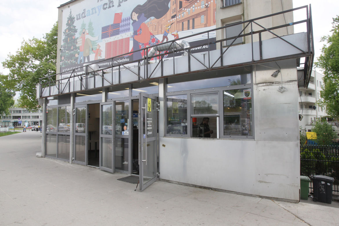 Właściciele baru musieli zdemontować baner z nazwą