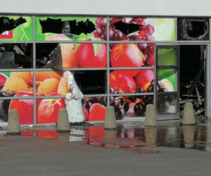 Pożar marketu na ul. Nakielskiej w Bydgoszczy! Straż nie wyklucza podpalenia [ZDJĘCIA]