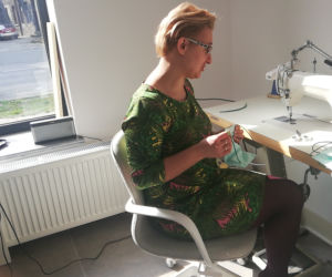 Radomianka szyje maseczki, bo chce pomóc innym 