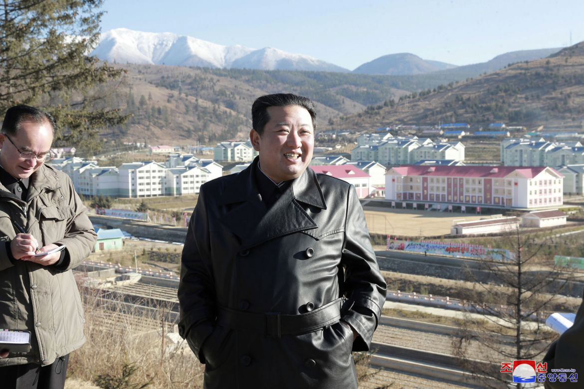 Kim Dzong Un dalej chudnie! Nie poznasz go na tym zdjęciu