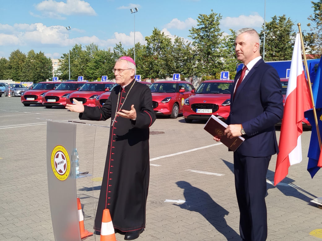 Siedlecki WORD wymienił starą flotę pojazdów egzaminacyjnych na nowe samochody marki Suzuki Swift